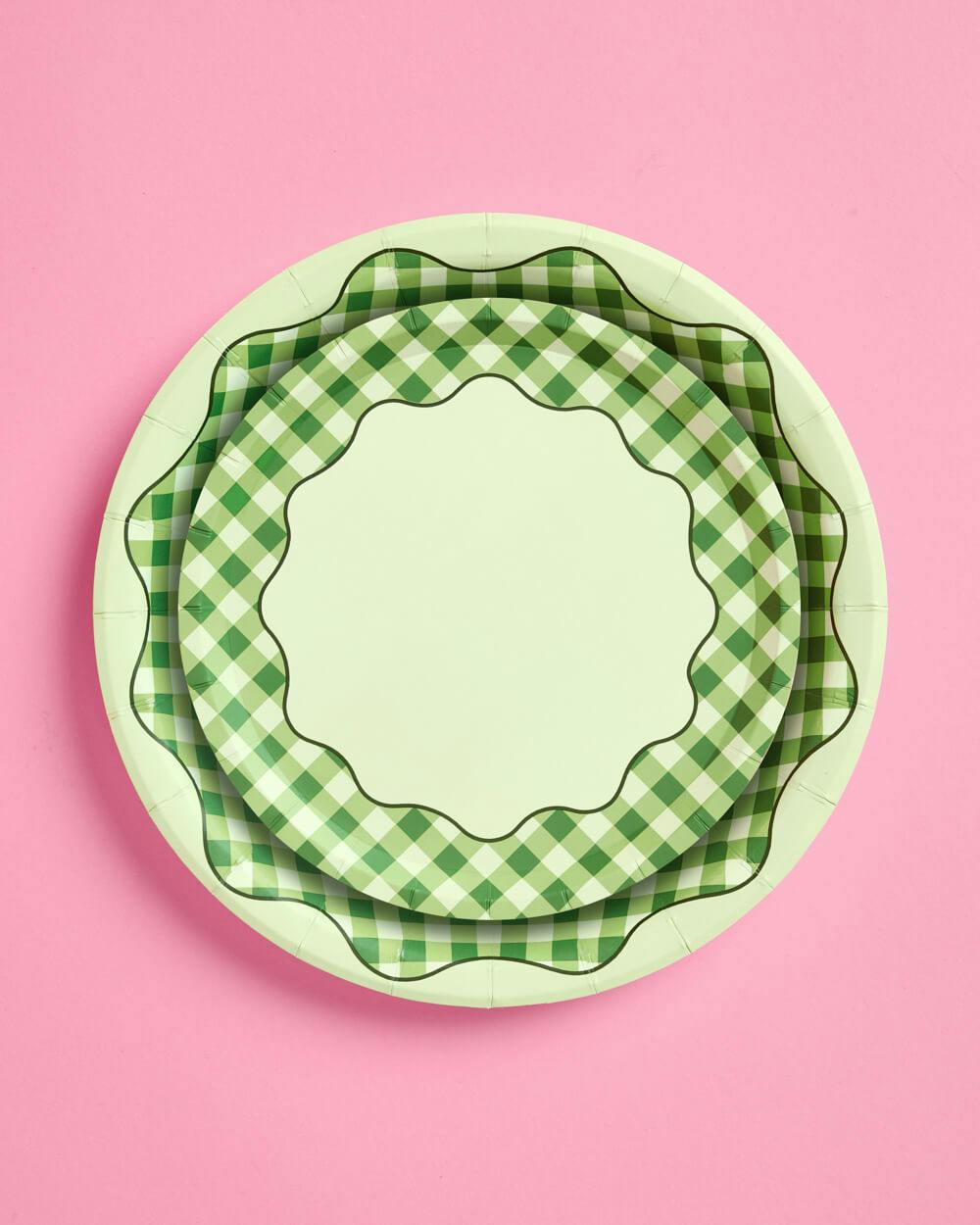 Christmas Cottage Plates Set - 32 paper plates, 2 sizes