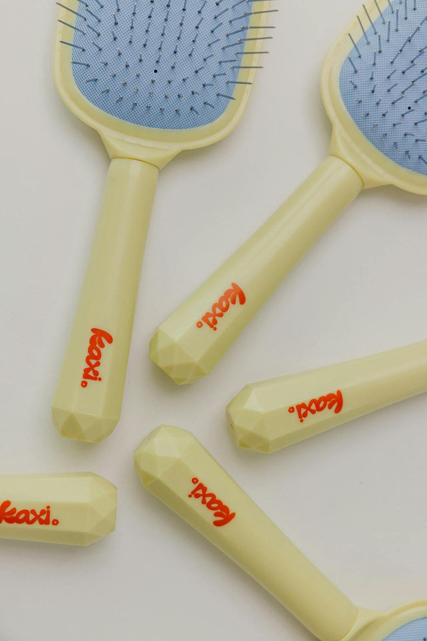 SCALP TO ENDS BRUSH