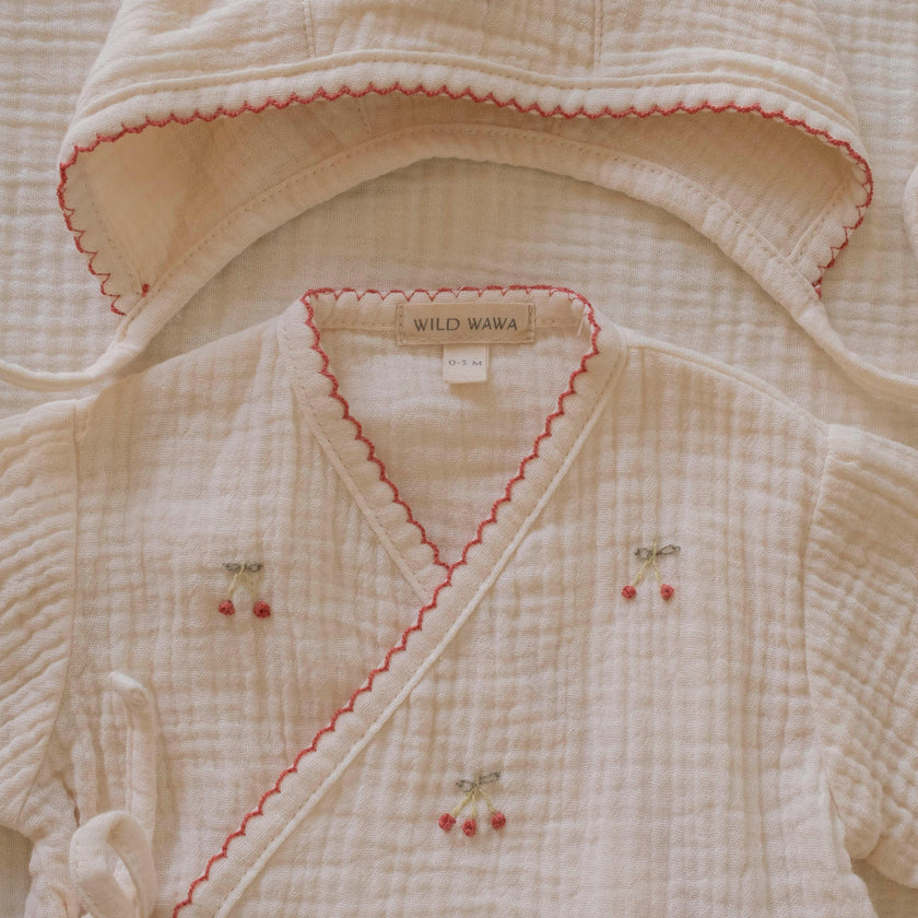 Gauze Bundle Set in Embroidered Cherries