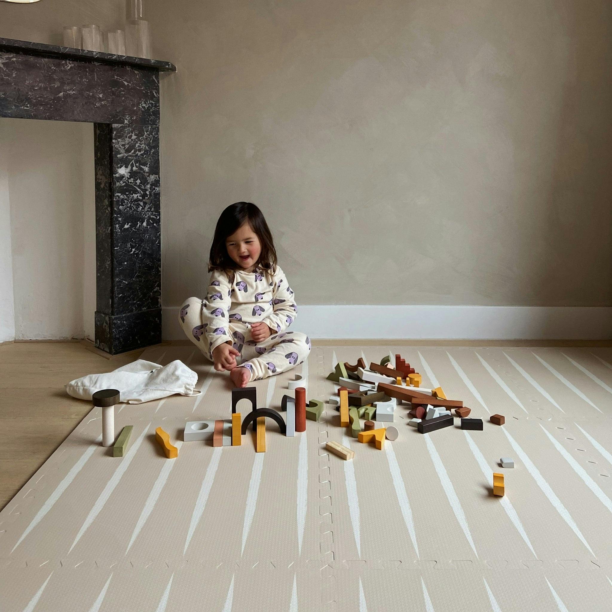 Lucio - Desert Sand - Play Mat, Stripes