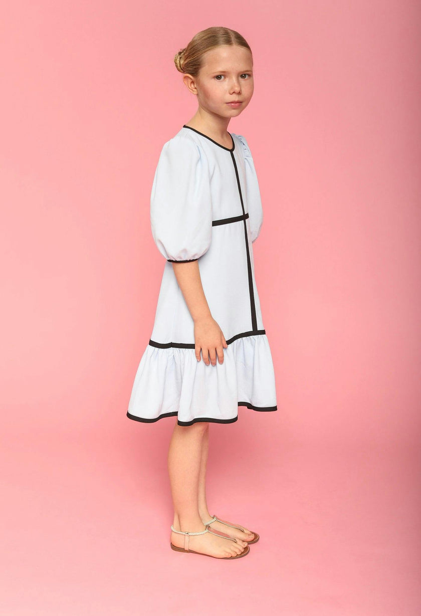 Pearl (light blue)