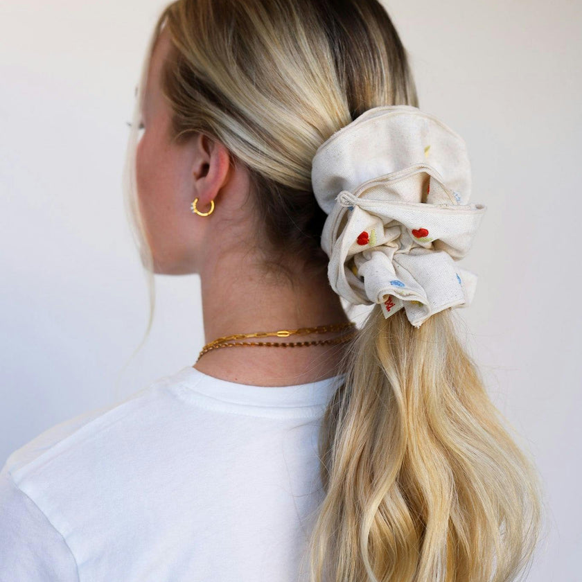 CREAM FARMERS MARKET CORSET SCRUNCHIE
