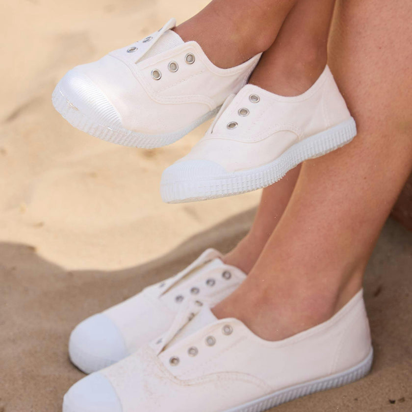 Hampton Canvas Plum Plimsolls in White