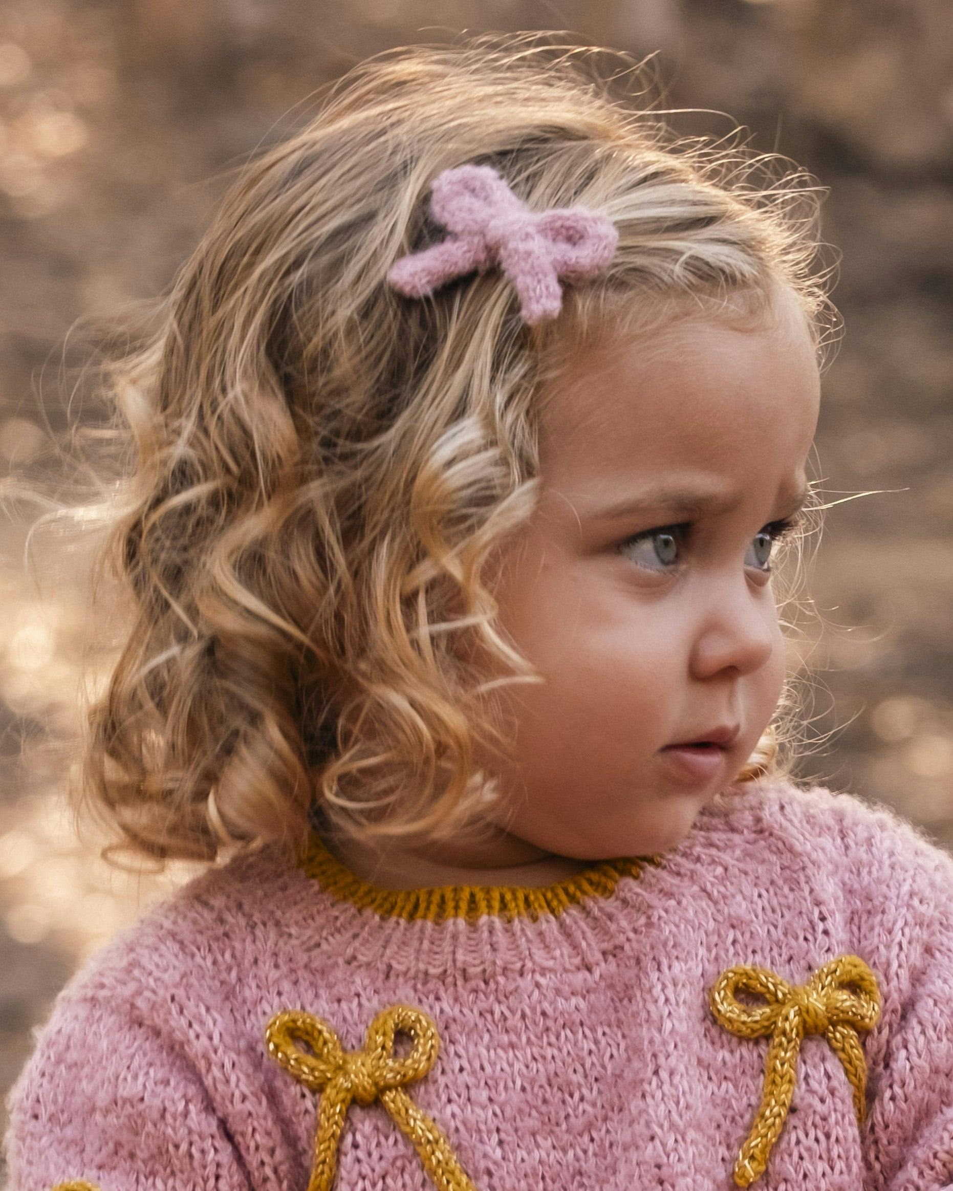 Knitted Bows in Stardust
