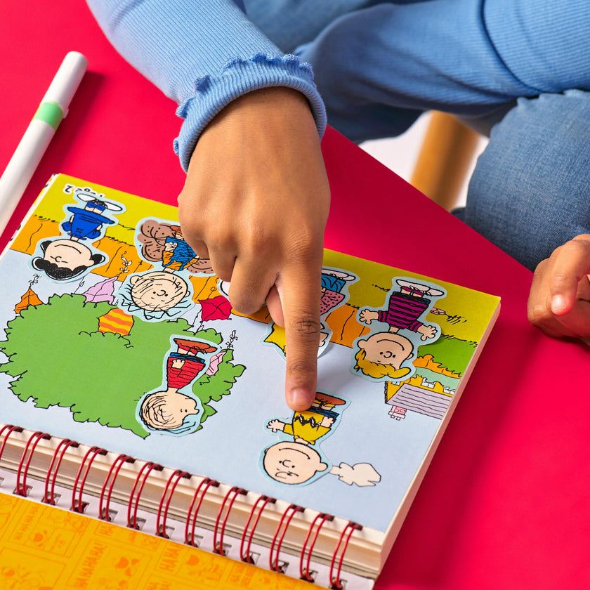 OOLY x Peanuts Coloring Activity & Sticker Kit - 8 Markers 8 Crayons