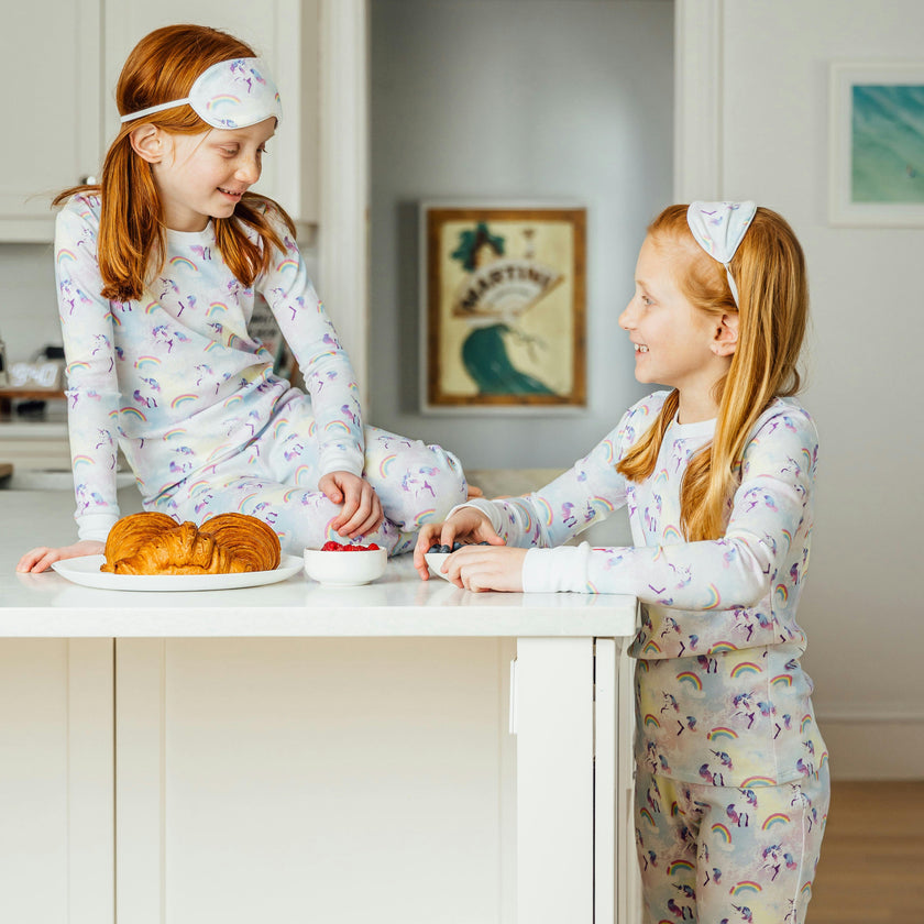 The Organic Long Sleeve Pajama Set [Unicorns and Rainbows]