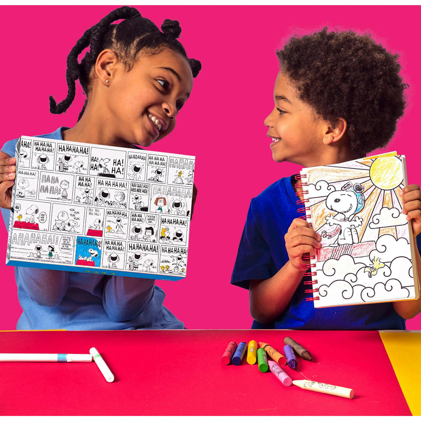 OOLY x Peanuts Coloring Activity & Sticker Kit - 8 Markers 8 Crayons