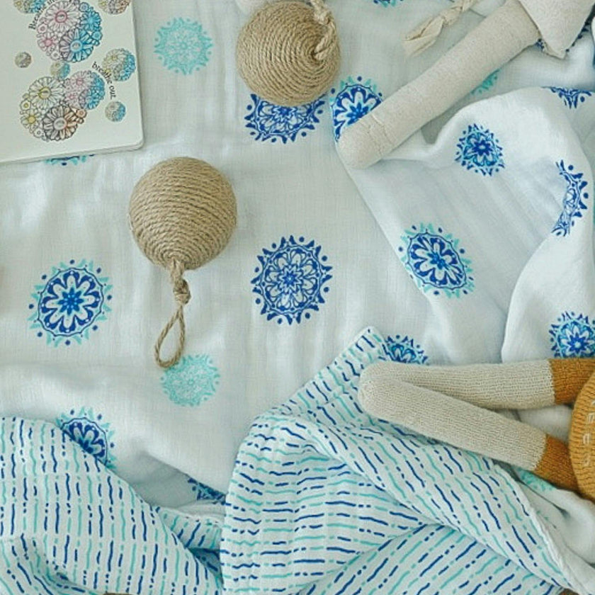 Organic Muslin Four-Layer Reversible Snug Blanket