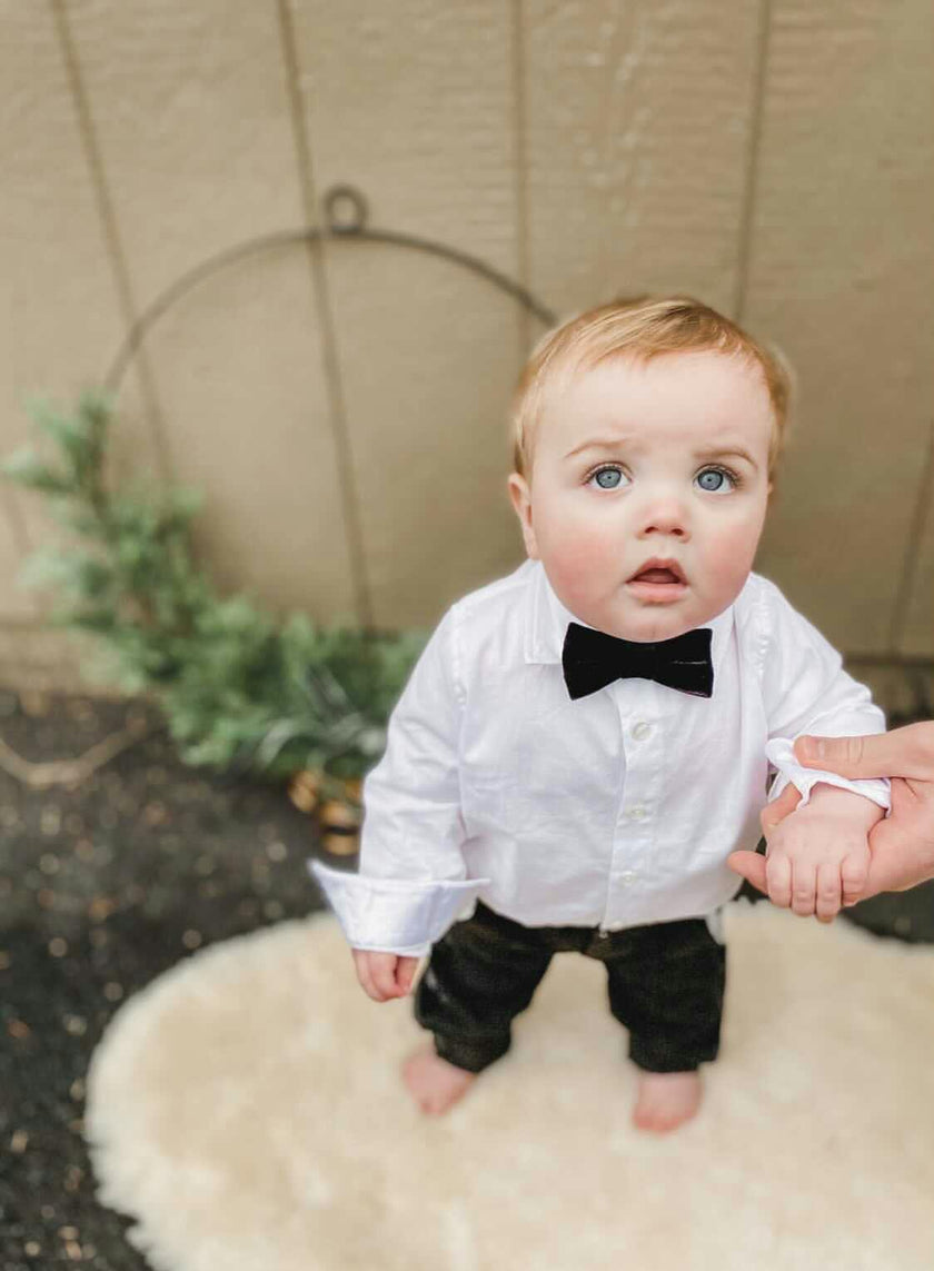 Small Velvet Bow Tie