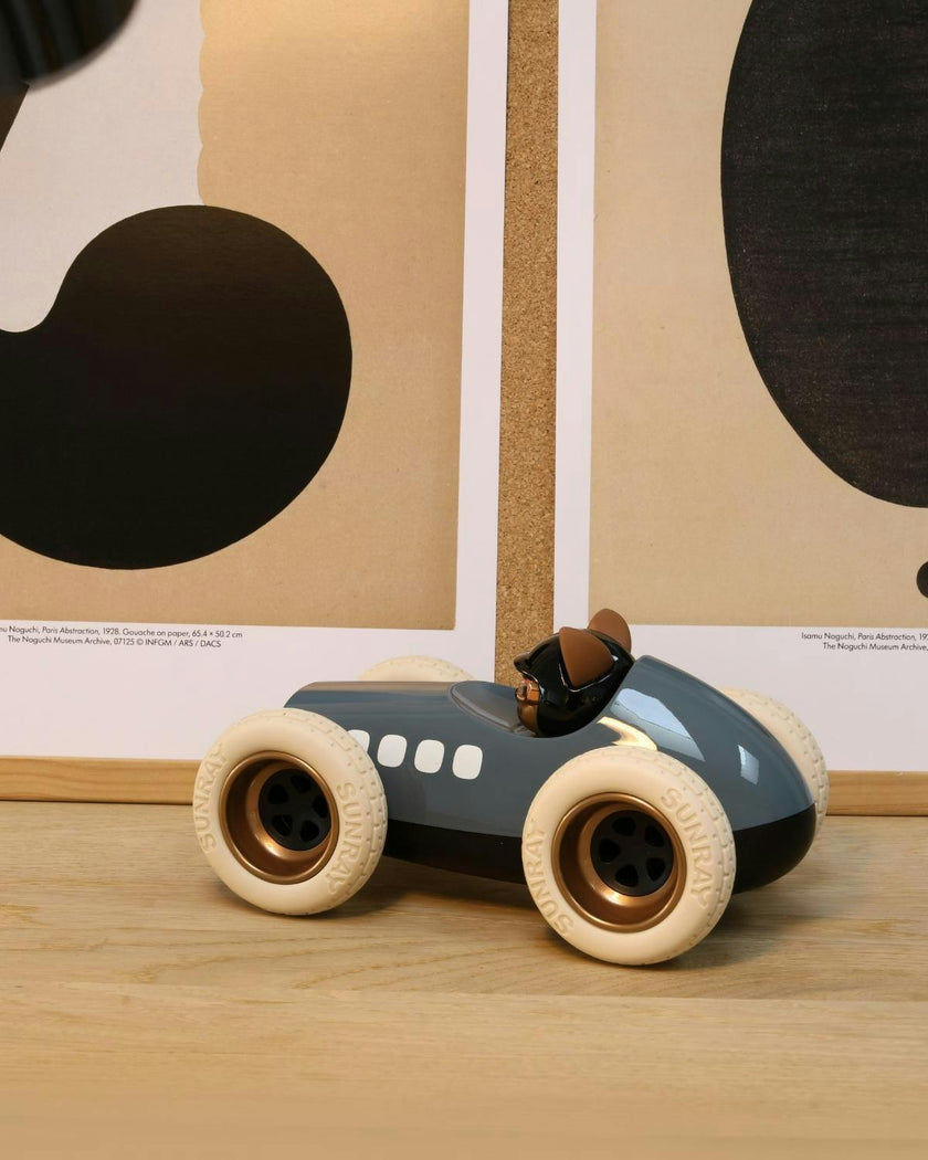EGG ROADSTER