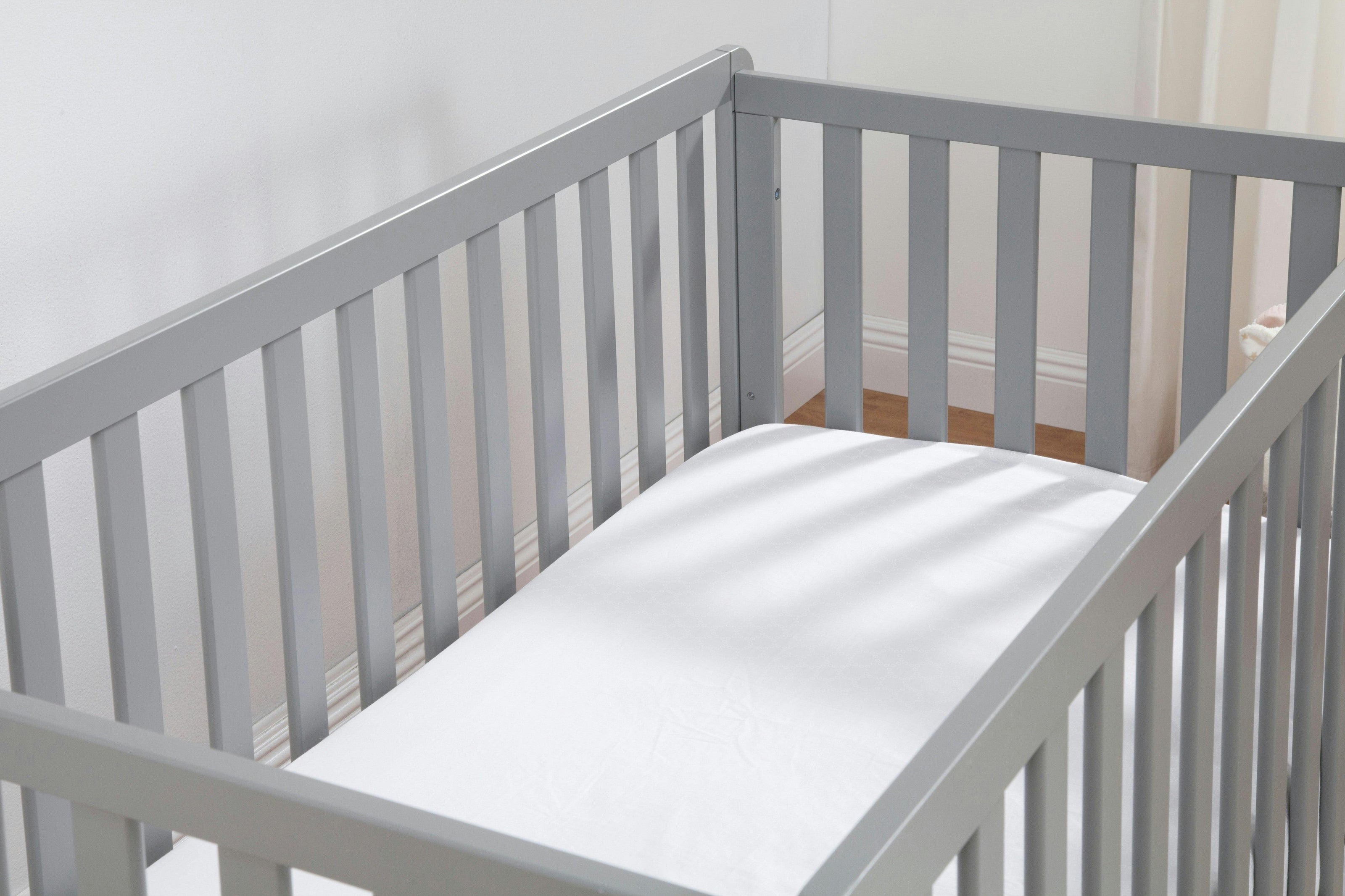 Carter's Colby 4-in-1 Convertible Crib