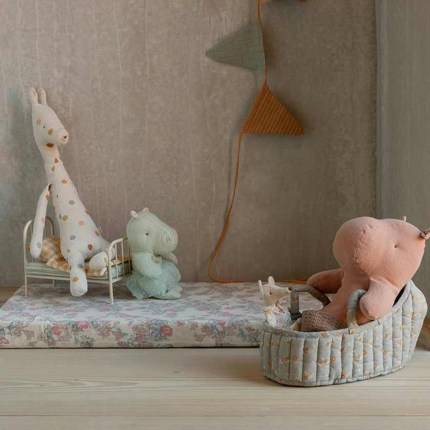 Hippo w. skirt, Small - Mint