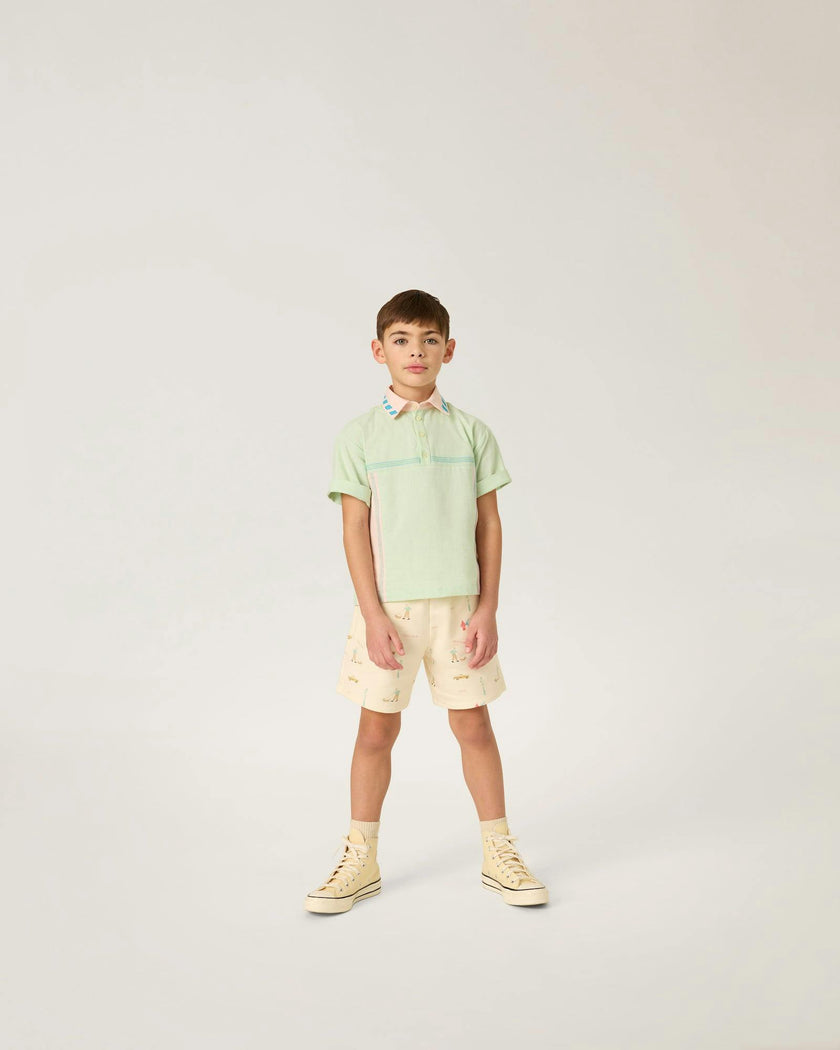 Organic Weekend Shorts in City Scenes