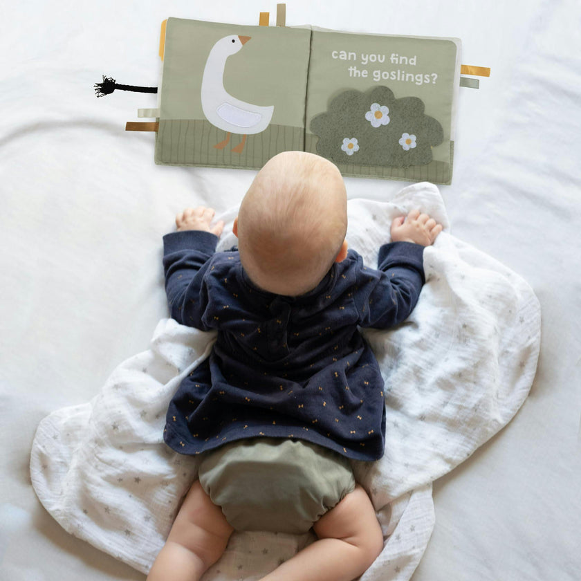 Soft Baby Book with Touch and Feel Pages - Sensory Book for Babies 0-6 Months with Textured Animals, Mirror & Crinkle Paper - Perfect for Baby Showers