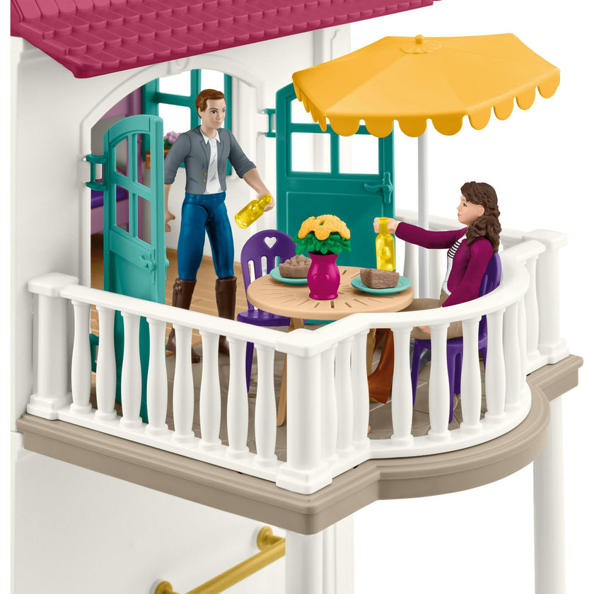 Club: Lakeside Country House & Stable