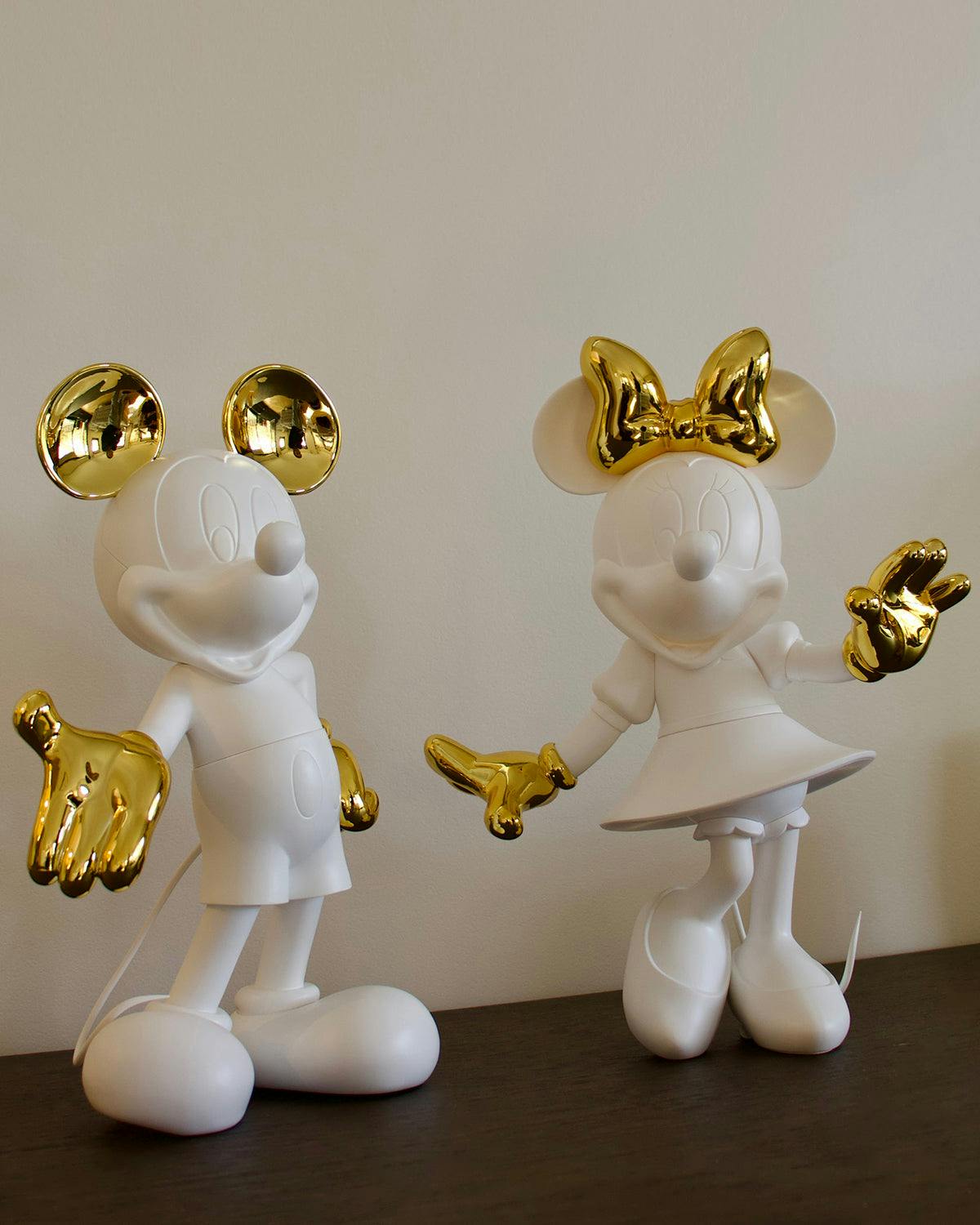 Mickey WELCOME White & Gold 12in
