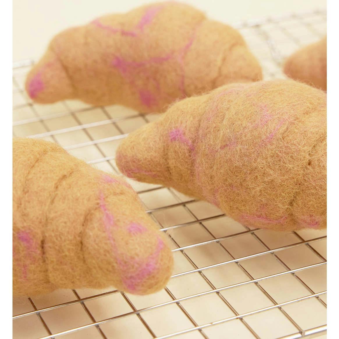 WOOL CROISSANT