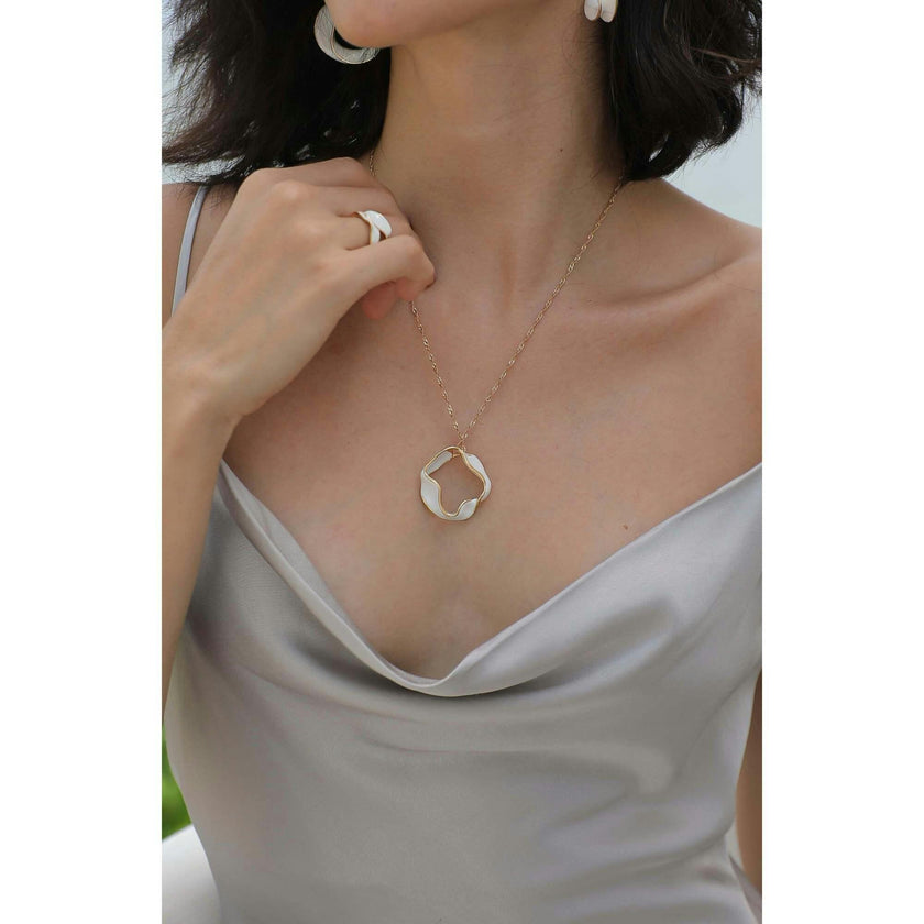 Breeze Necklace