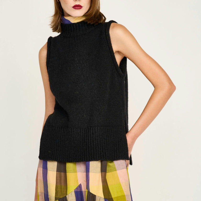 Aspen Open Side Vest in Black