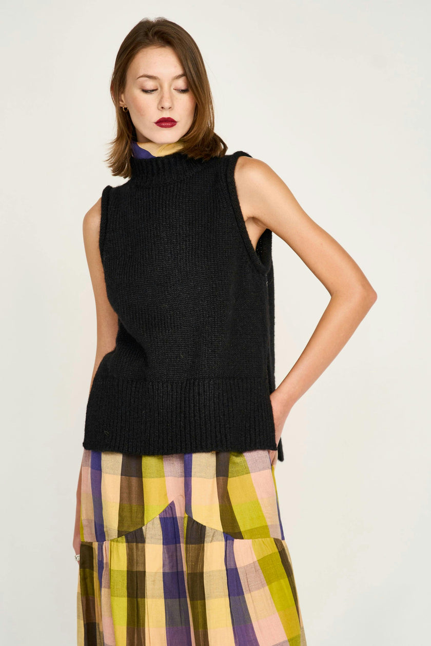 Aspen Open Side Vest in Black