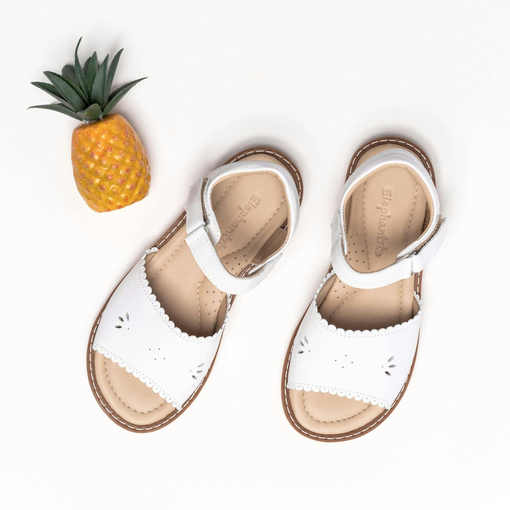Toddler Classic Scallop Sandal | White Leather