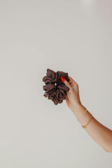 OVERSIZED SCRUNCHIE