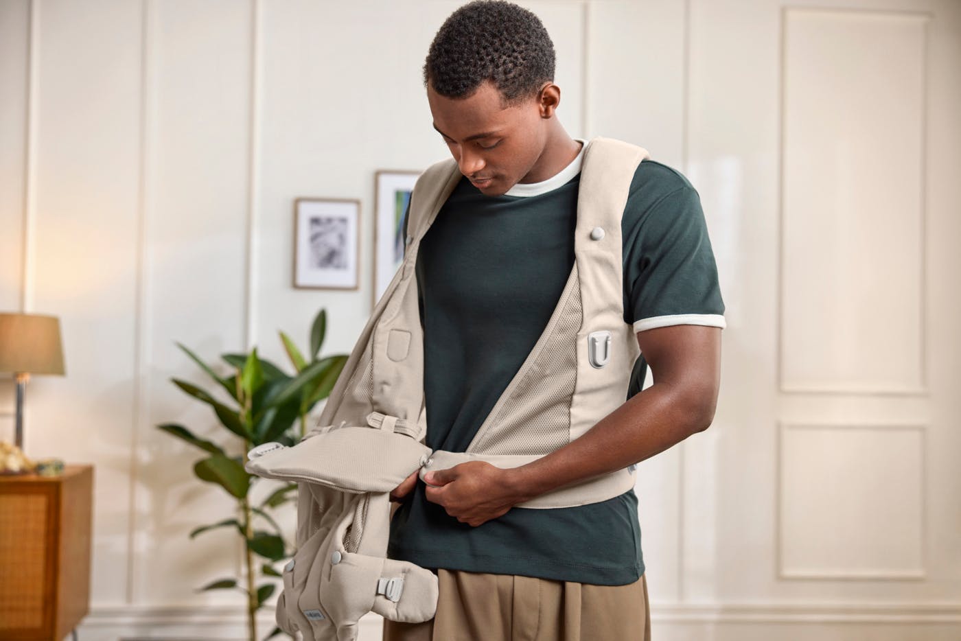 BabyBjörn Baby Carrier Hold