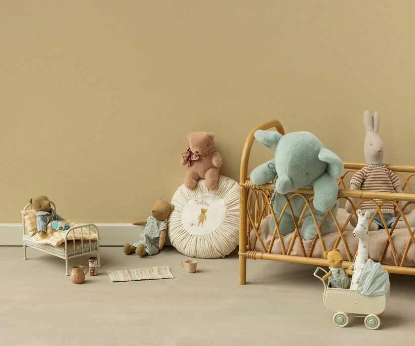 Elephant plush, Medium - Soft mint