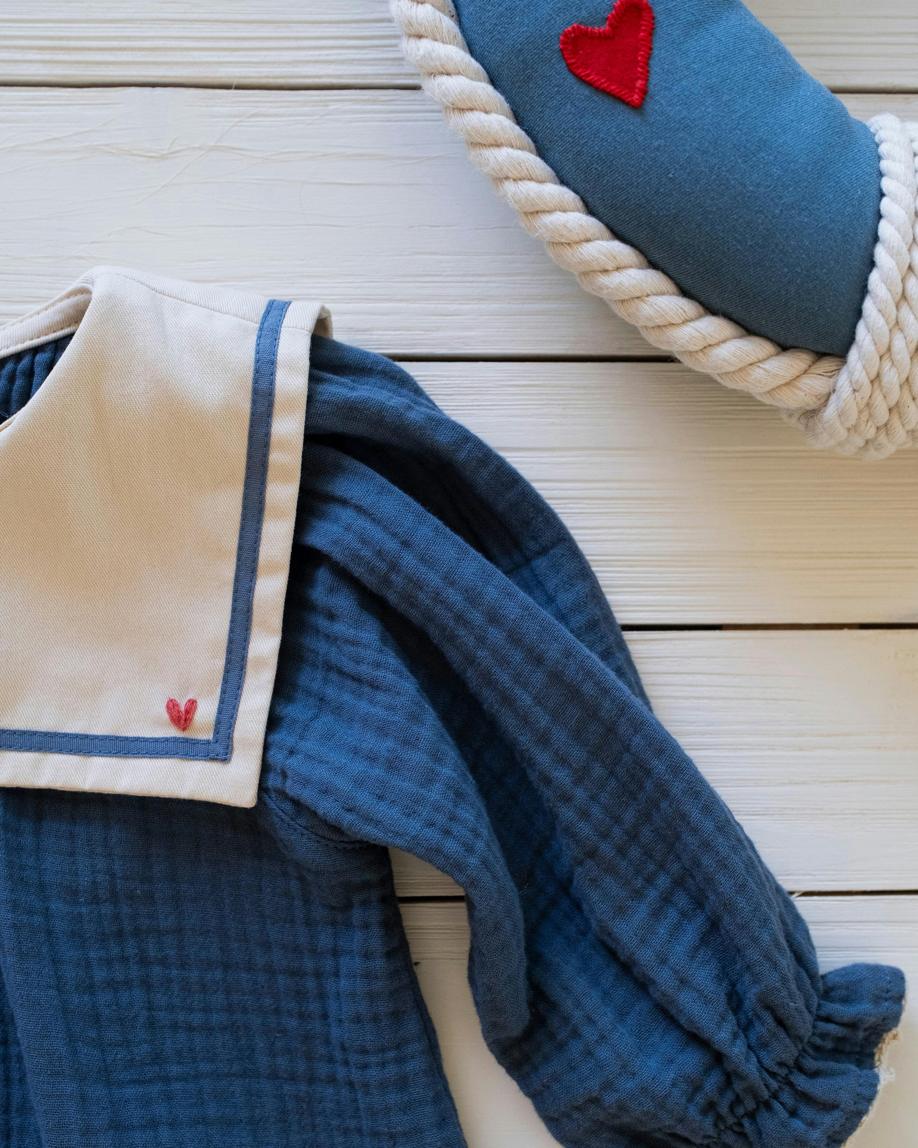Mariner Belle Set in Navy