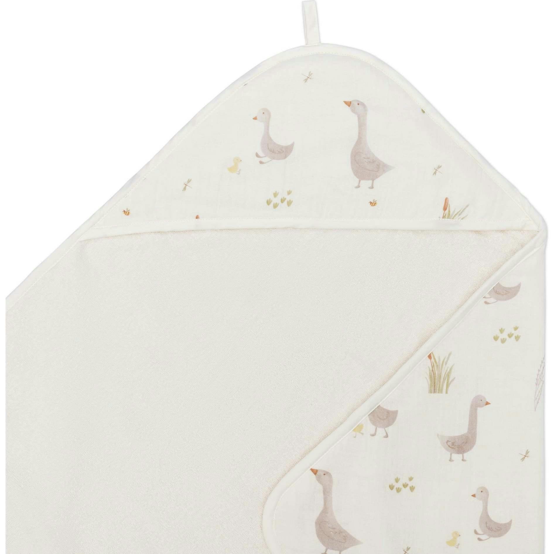 Charlie Farmhouse Goose Baby Bath Towel & Wash Cloth Set