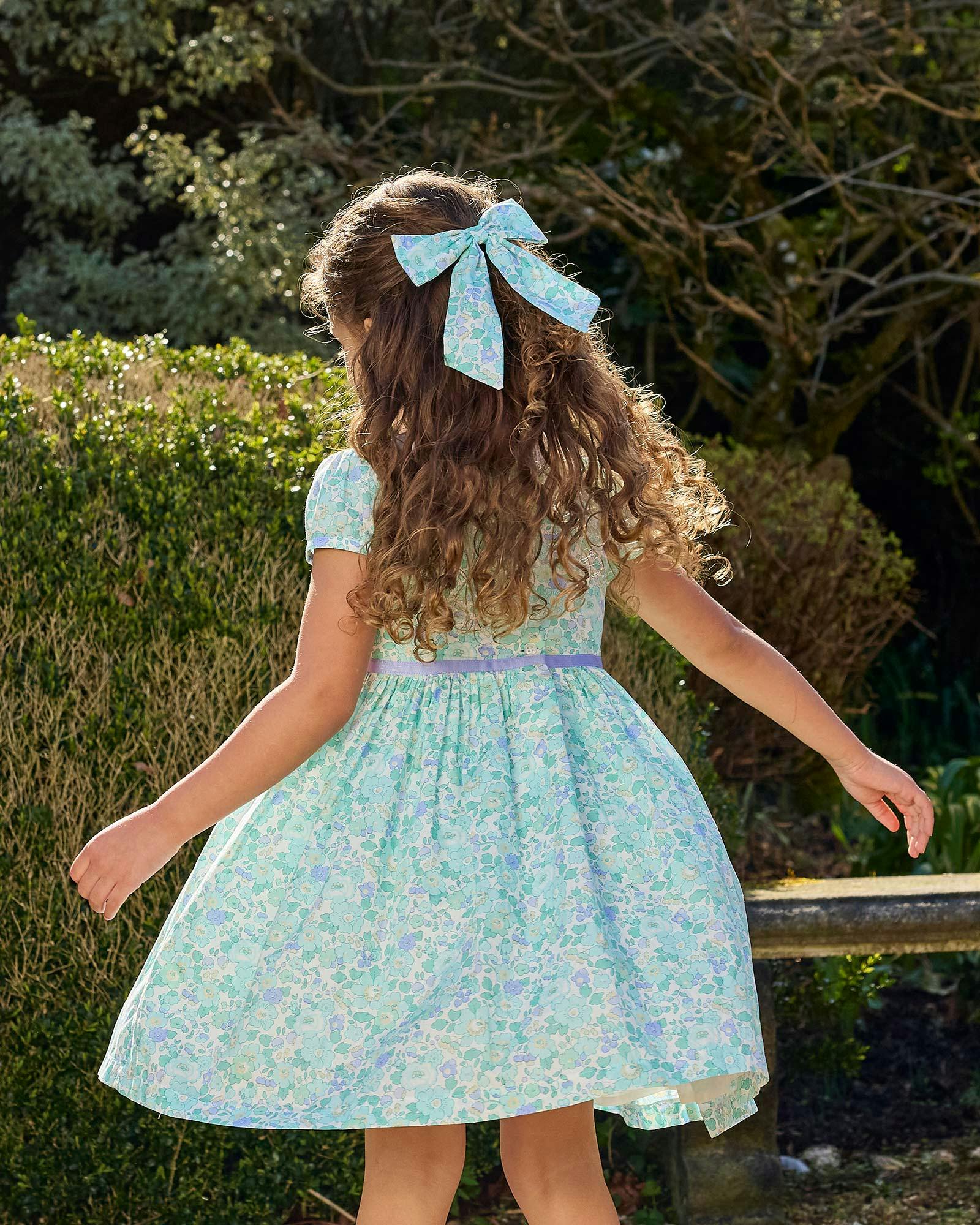 Extra Large Bow Hair Clip in Peppermint Betsy