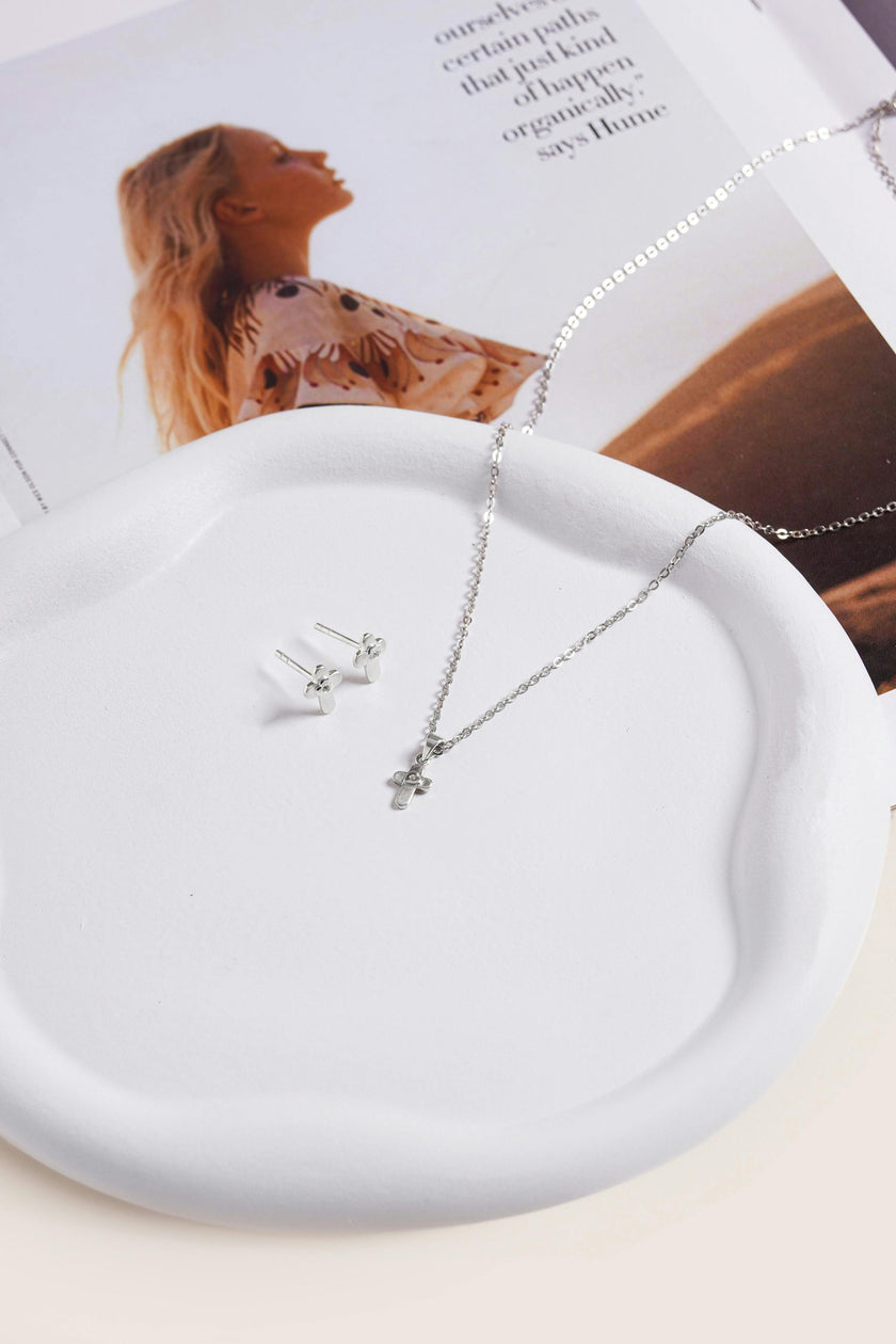 Brooklyn Cross Necklace Set