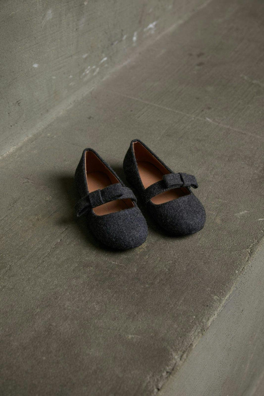 Mia Wool Dark Grey