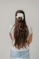 OVERSIZED SCRUNCHIE