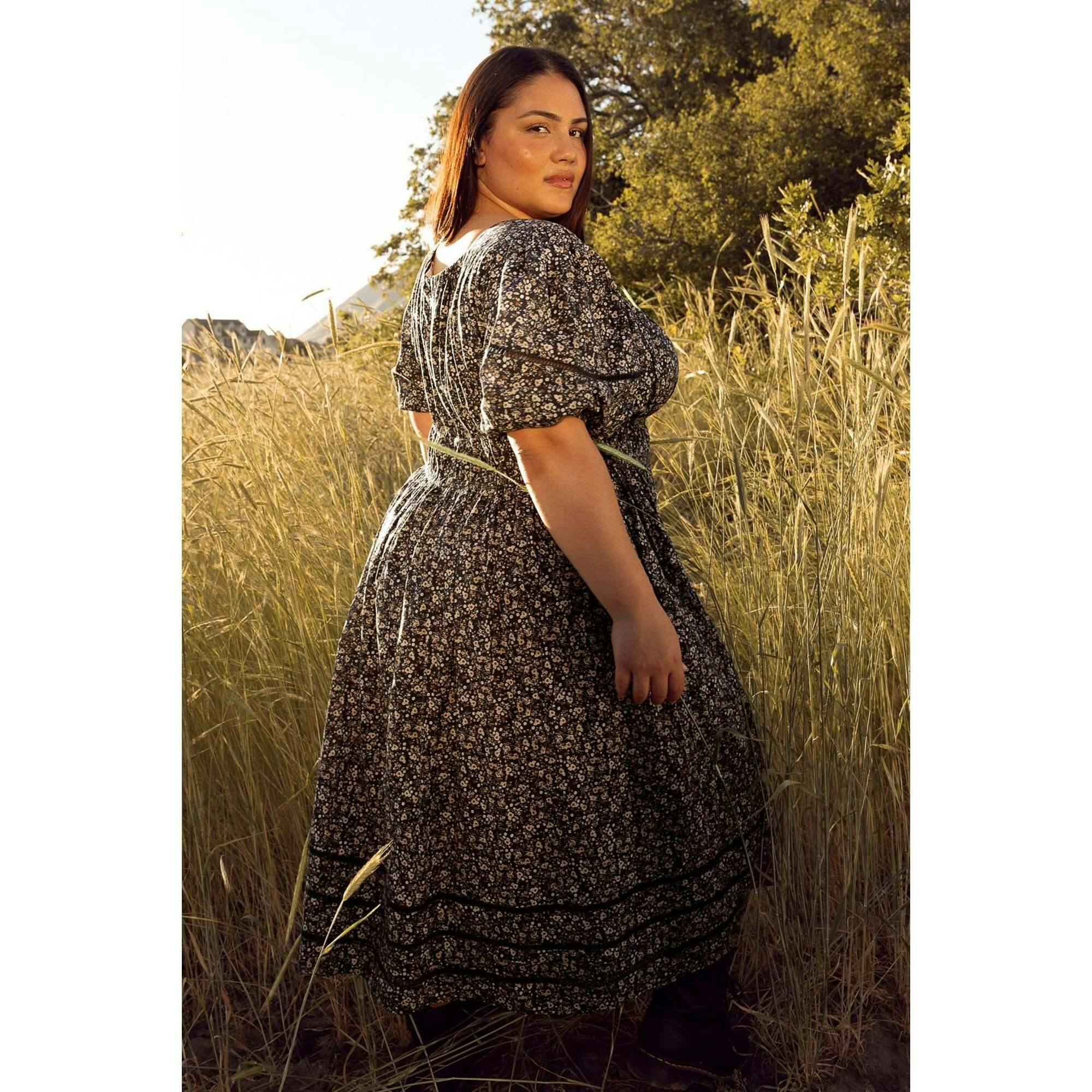 Brooklyn Dress in Navy Dainty Floral