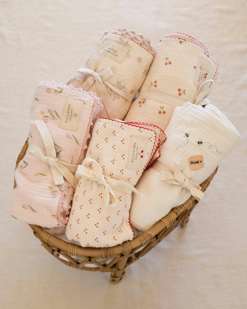 Swaddle W/ Embroidery