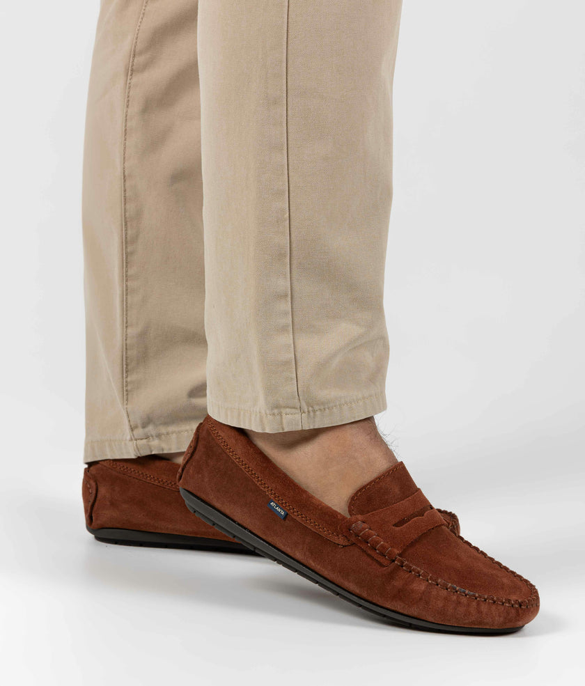 032 Walkers - tawny suede