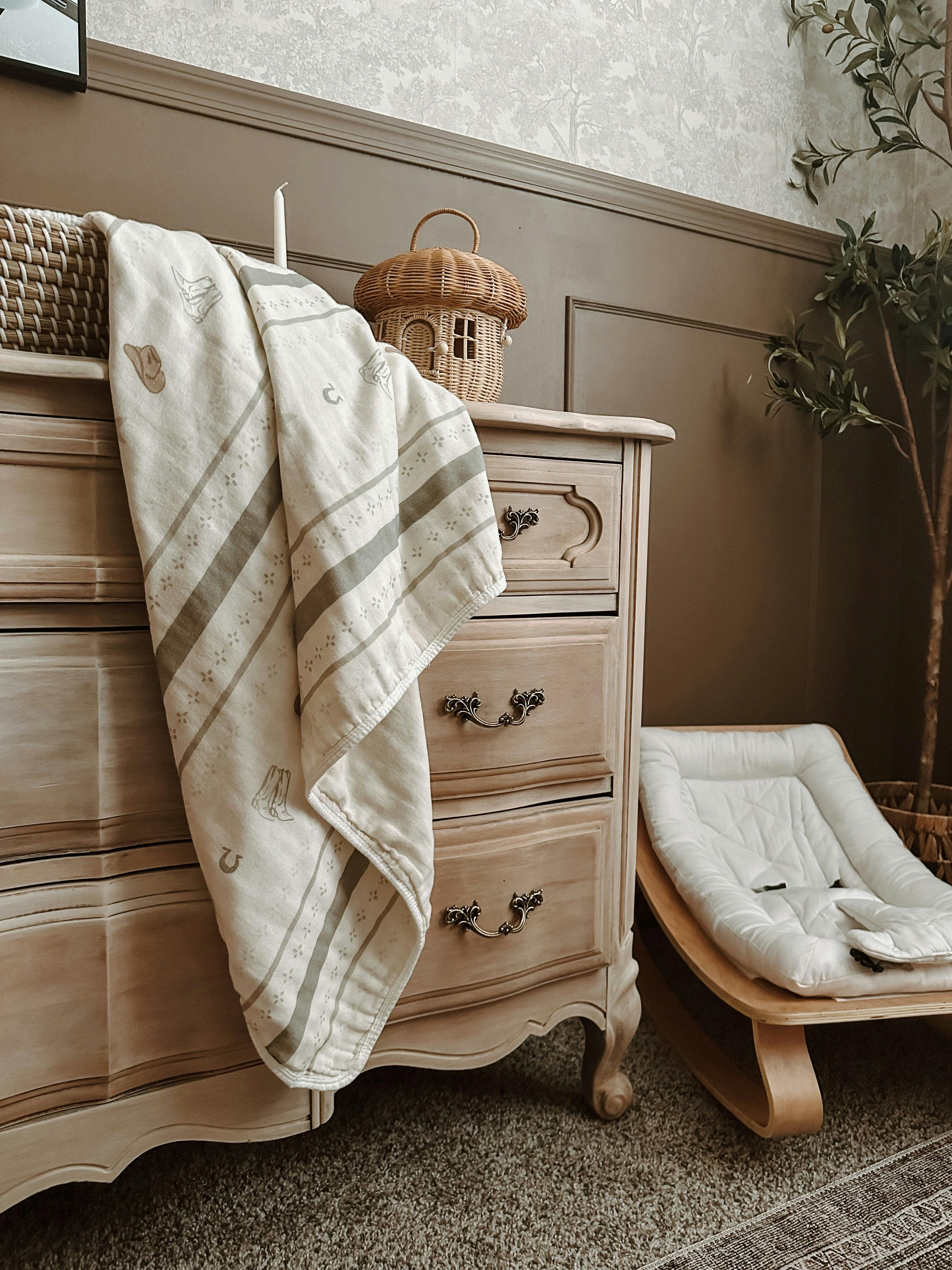 Vintage Country-Cowboy QUILTED 6 Layer Gauze Blanket