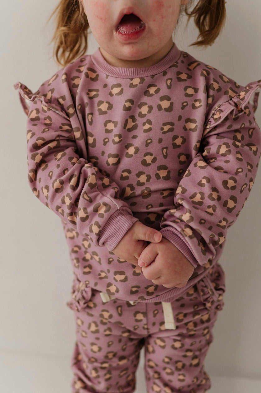 Girls Ruffle Sweatshirt in Cheetah