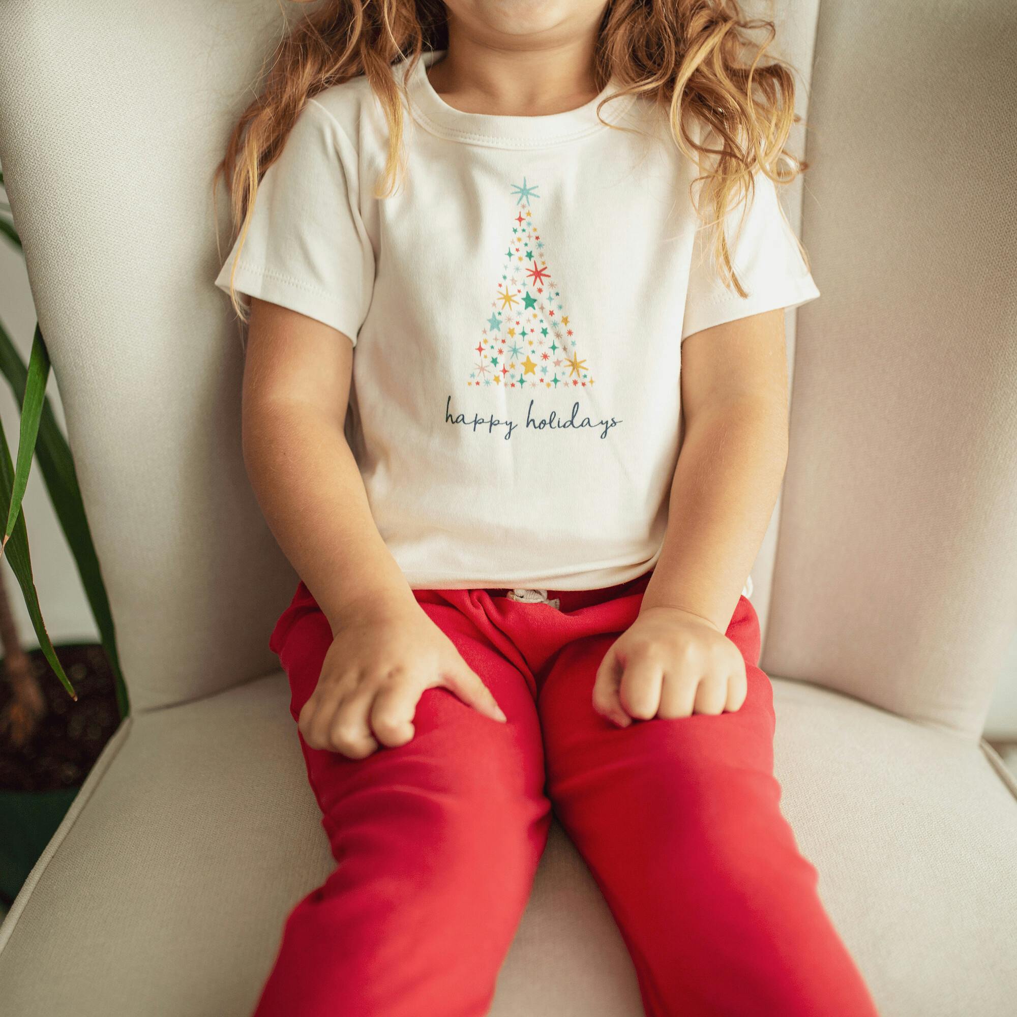 graphic tee | happy holidays tree