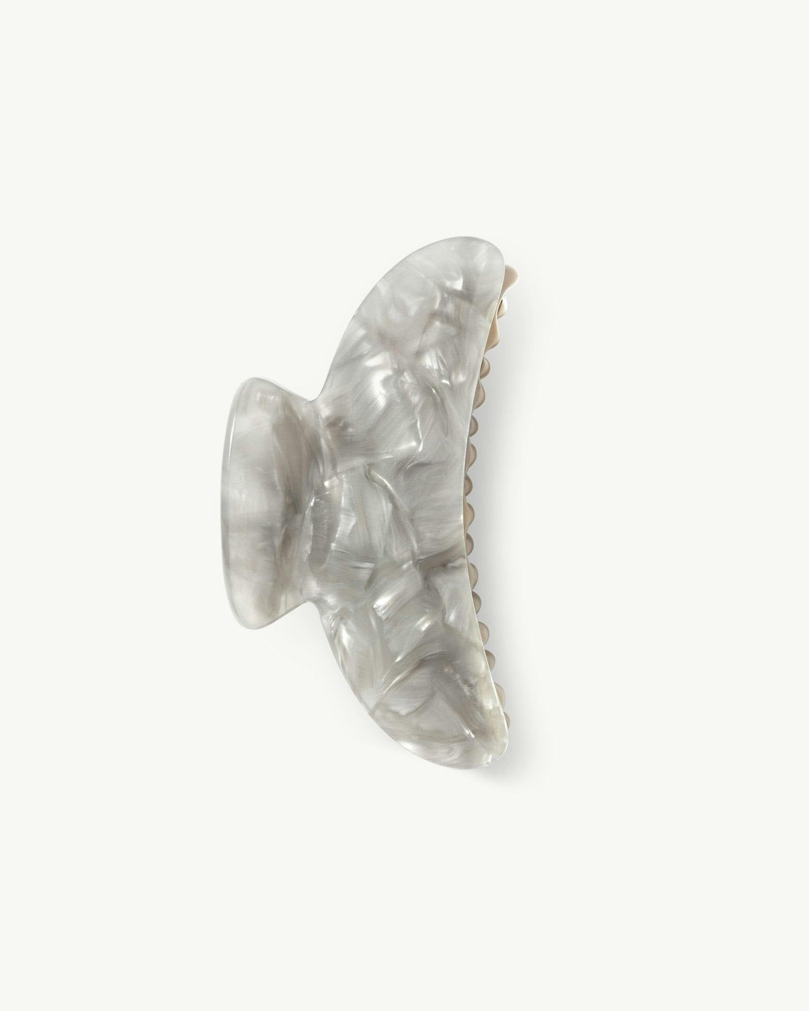 Grande Heirloom Claw in Grey Shell