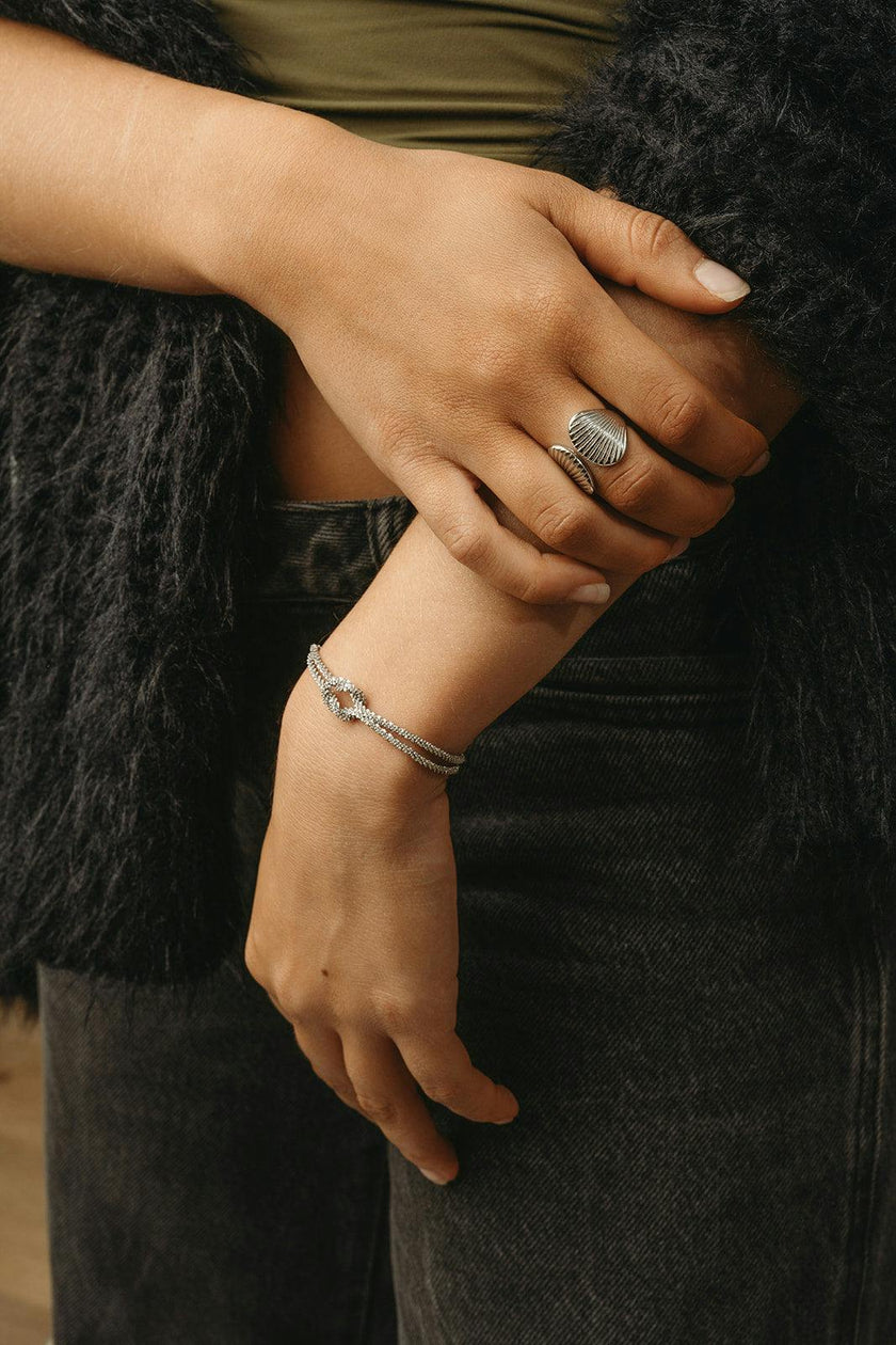 Shell Clasp Ring