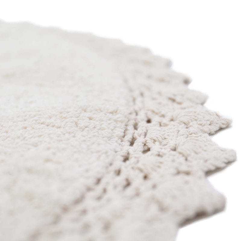 Perla Hand-Tufted Crochet Lace Trim Round Rug