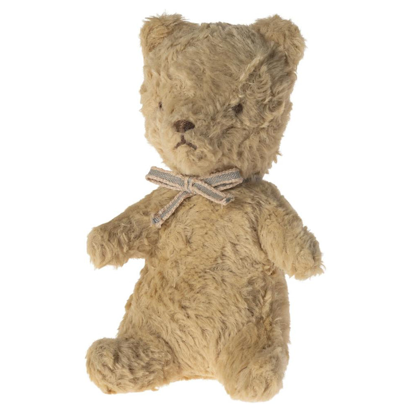 My first teddy - Sand