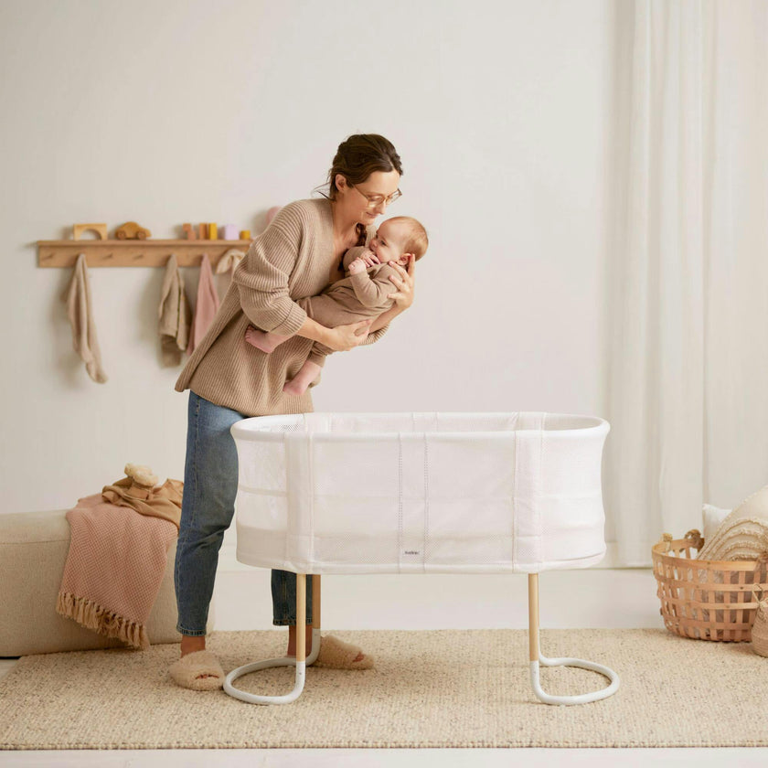 BabyBjorn Baby Crib with Fitted Sheet