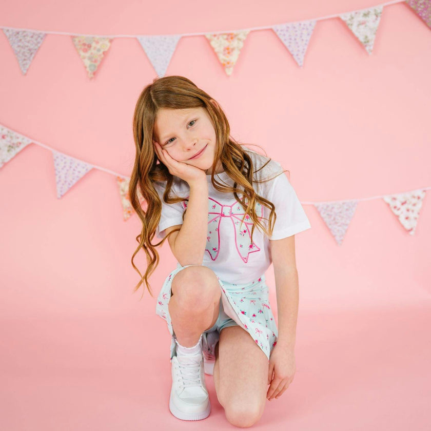 Sky Blue Floral Bow Patch Short Sleeve T-Shirt - White