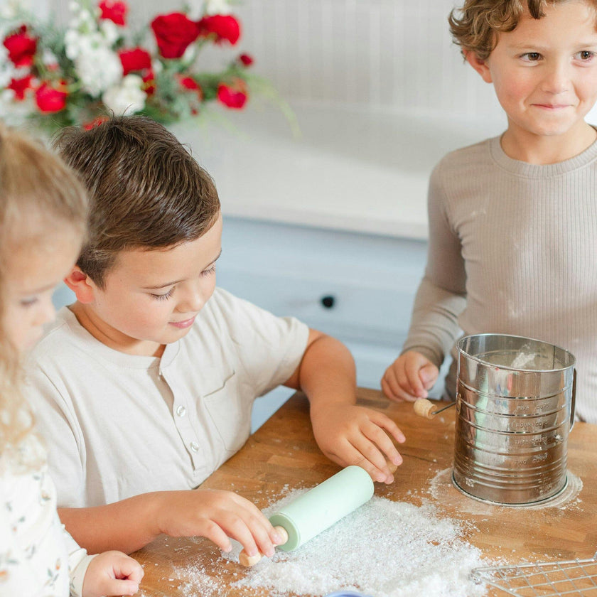 Baking Spirits Bright Christmas Baking Set