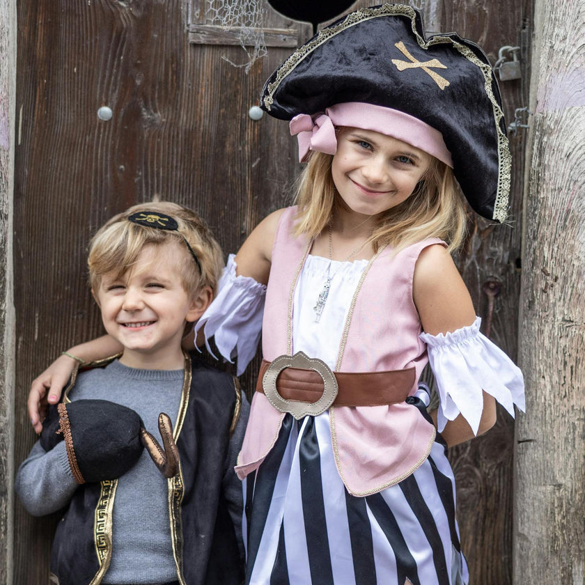 Kira the Pirate Girl