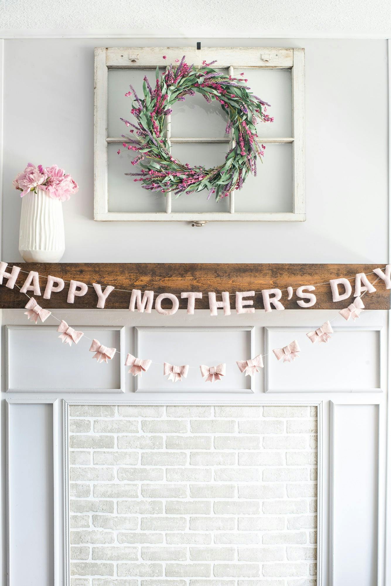 Bow Garland (Pink)