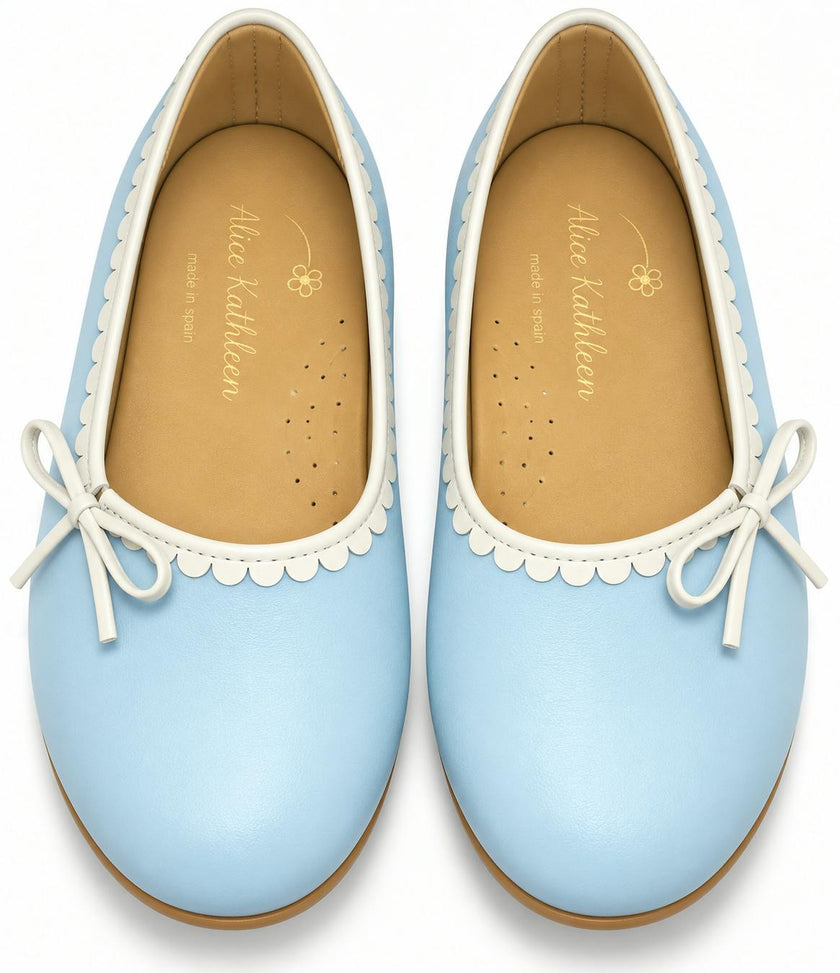Beatrice Flat in Blue/Ecru